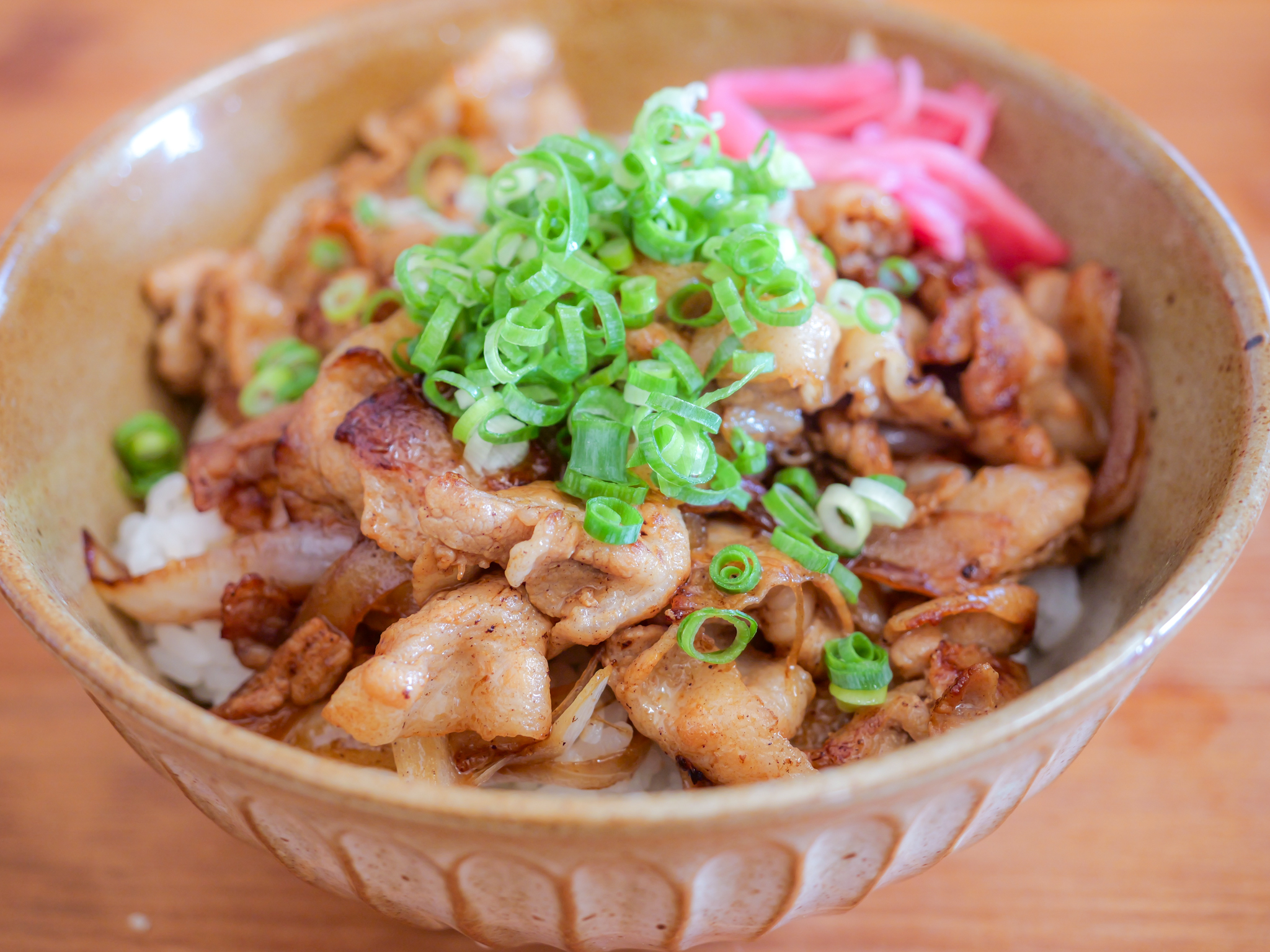 梅酢でさっぱり！塩ダレ豚丼