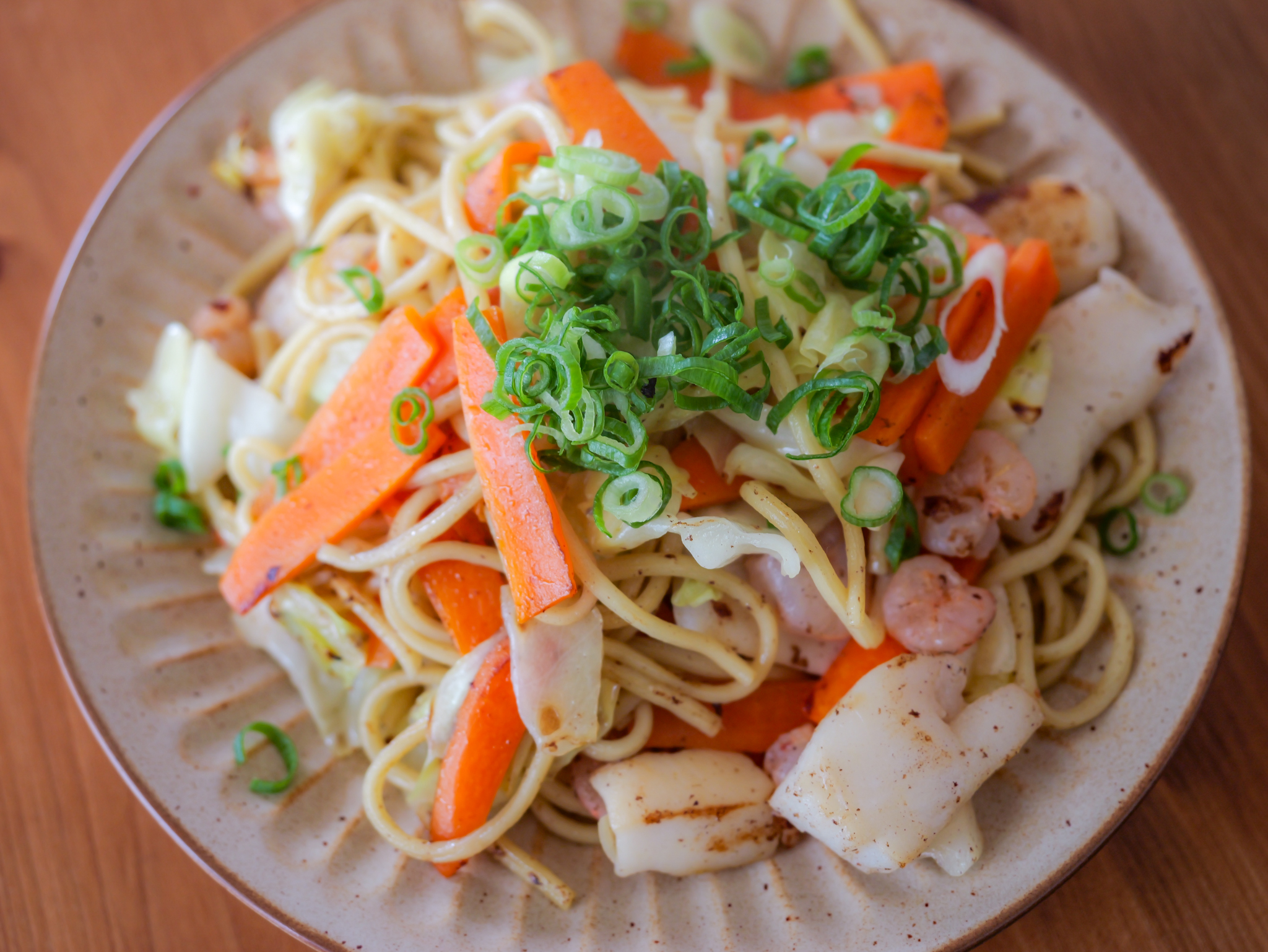 梅酢とシーフードの塩焼きそば